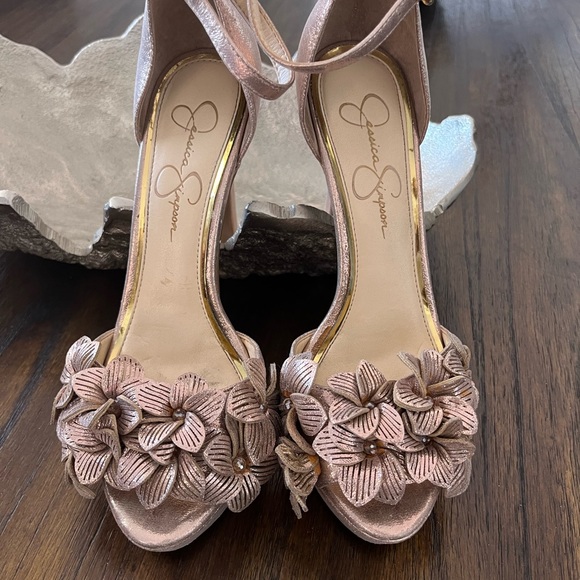 Gorgeous high heel’s Pre owned in perfect condition - Picture 2 of 3